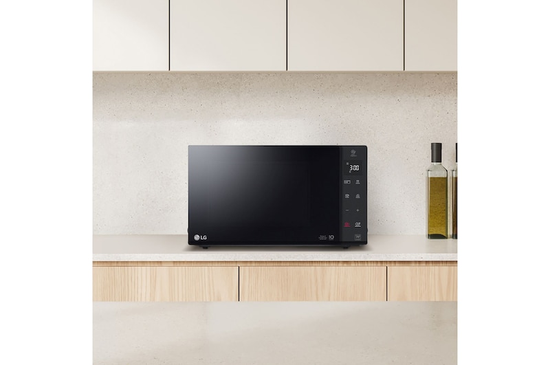 Foto ambientata microonde MH7235GPS